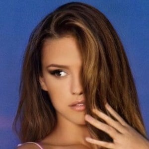 Chloe Fountain image 4