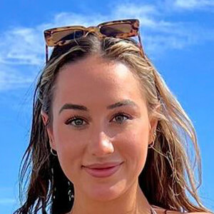 Chloe Gottschalk, 29 (Instagram Star)