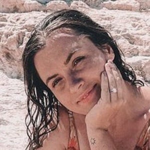 Chloe Grayling image 3