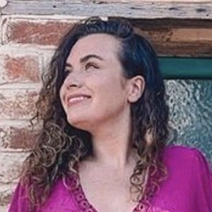 Chloe Grayling image 5