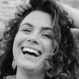 Chloe Grayling image 7