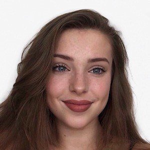 Chloe Hodgson image 3