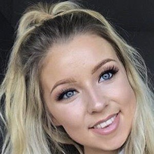 Chloe Lindsay, 25 (Ngôi sao Instagram)
