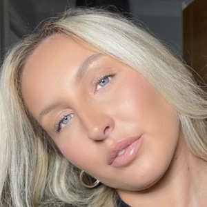 Chloe Mitchell image 2