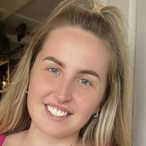 Chloe Mitchell image 5