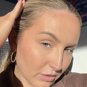 Chloe Mitchell image 7