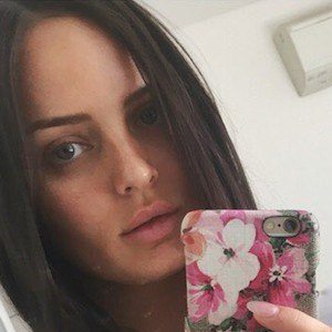 Chloe Morello image 6