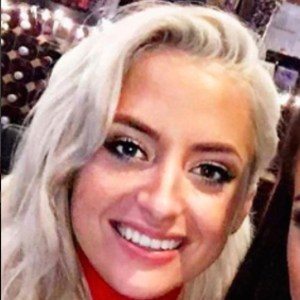 Chloe Paige, 31 (流行歌手)