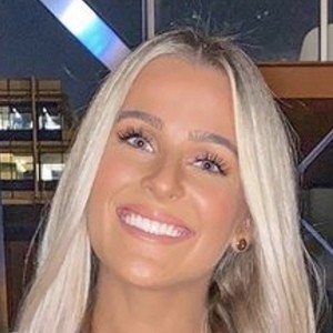 Chloe Roberts image 3
