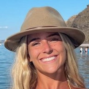 Chloe Roberts image 4