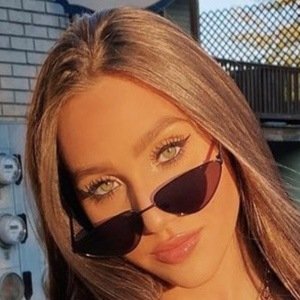 Chloe Weinstein image 4