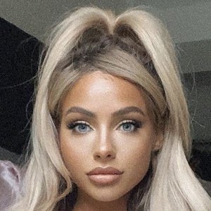 Chloe Wilson image 6
