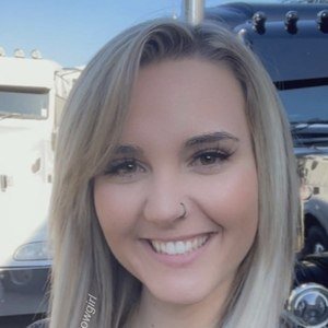Chloe Yonker image 8