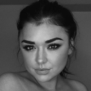 Chloe Zadori, 31 (YouTube Star)