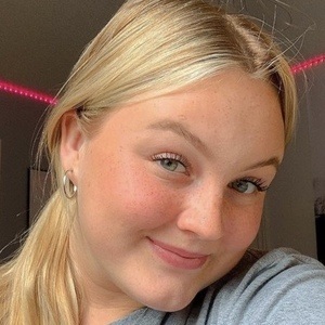 chloecarltonn image 5