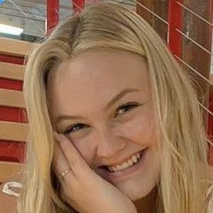 chloecarltonn image 7