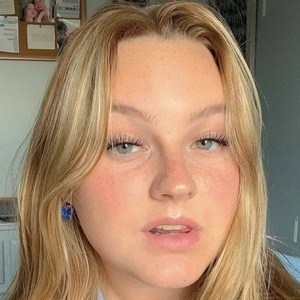 chloecarltonn, 24 (TikTok-ster)