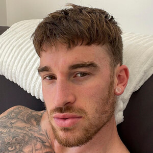 Chris Hatton, 35 (Instagram Star)