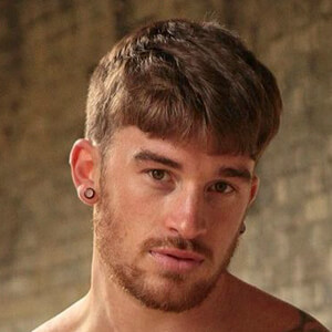 Chris Hatton, 35 (Instagram Star)