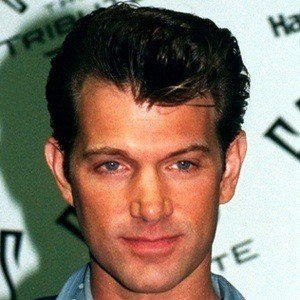 Chris Isaak image 5