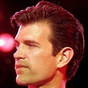 Chris Isaak image 6