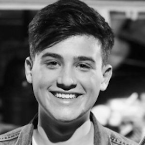 Chris Lanzon image 8