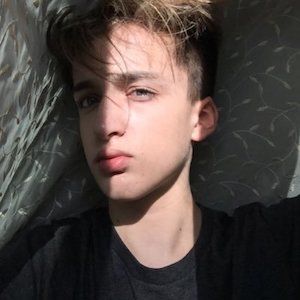 Chris LaVallee, 22 (Estrella de YouTube)