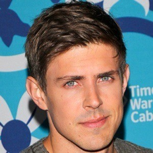 Chris Lowell image 3