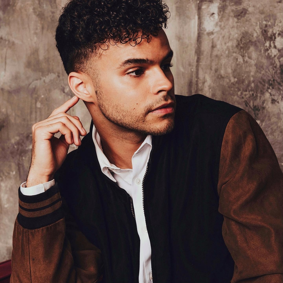 Chris Medlin (TV Actor) - Age, Birthday, Bio, Facts, Family, Net Worth