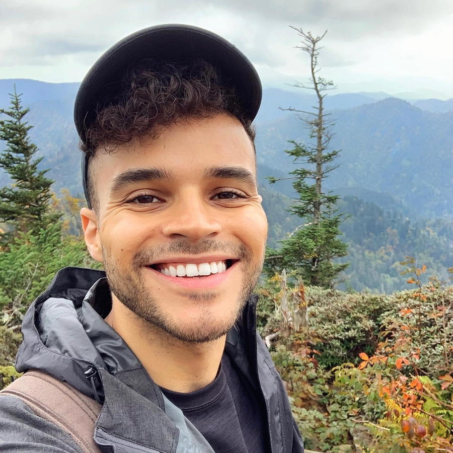 Chris Medlin (TV Actor) - Age, Birthday, Bio, Facts, Family, Net Worth