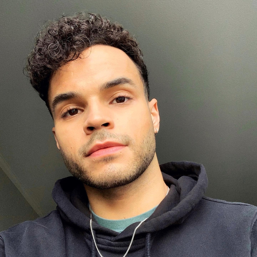 Chris Medlin (TV Actor) - Age, Birthday, Bio, Facts, Family, Net Worth