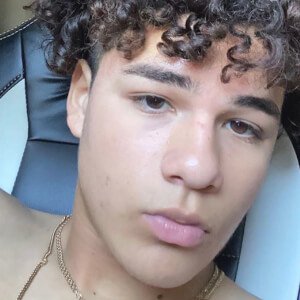 chrisescaa, 21 (TikTok Star)