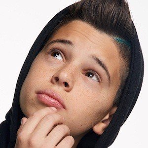 Christian Lalama, 22 (Cantor Pop)