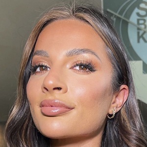 Christina Carmela, 34 (现实之星)