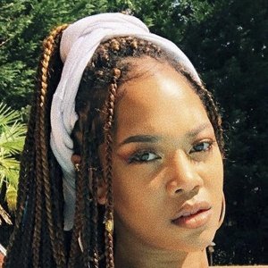 Christina Lorre image 4