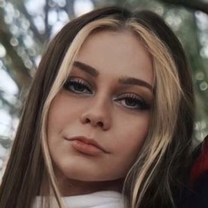 Christina Piotte, 25 (TikTok Star)