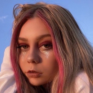 Christina Piotte, 25 (TikTok Star)
