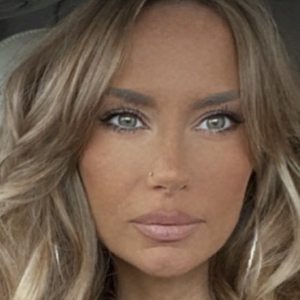 Christina Sutra, 37 (Estrella de Instagram)