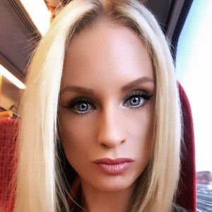 Christine Surrey_Girl, 42 (Instagram Star)