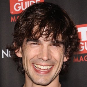 Christopher Gorham image 6
