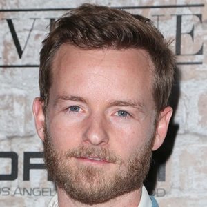 Christopher Masterson image 7