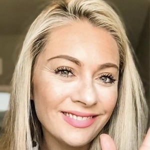 Christy Gior image 4