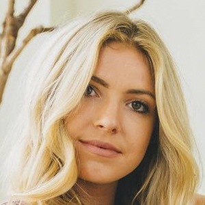 Claire Thomas image 8