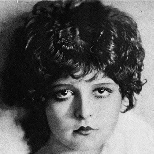 Clara Bow image 4