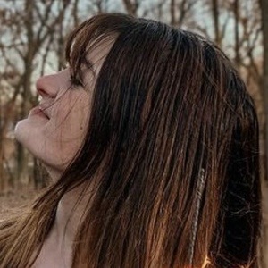 Clara Thomas, 21 (TikTok Star)