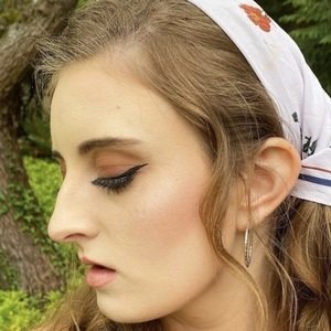 Clare Girnus, 25 (TikTok Star)