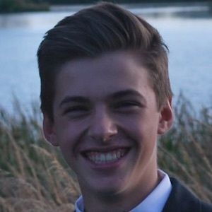 Clayton Bloemke, 25 (藤星)