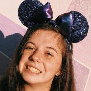 clubbethguin, 25 (TikTok Star)