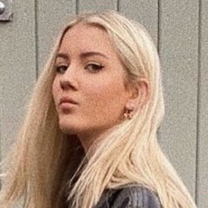 Coco Brocklehurst, 22 (TikToker)