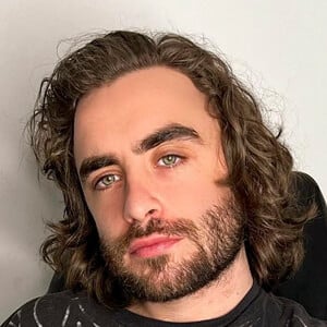 Coco El Francés, 31 (TikTok Star)